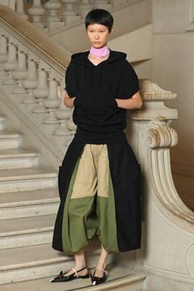 PFW - Maitrepierre Runway A model during the Maitrepierre Womenswear Spring Summer 2026 show at Palais de Tokyo as part of Paris Fashion Week on October 1, 2025 in Paris, France. Photo by Alain-gil Gonzalze ABACAPRESS.COM Paris France  Copyright: xGonzalezxAlain-Gil ABACAx