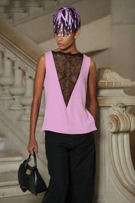 PFW - Maitrepierre Runway A model during the Maitrepierre Womenswear Spring Summer 2026 show at Palais de Tokyo as part of Paris Fashion Week on October 1, 2025 in Paris, France. Photo by Alain-gil Gonzalze ABACAPRESS.COM Paris France  Copyright: xGonzalezxAlain-Gil ABACAx