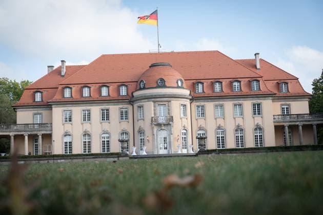 Blick auf die Borsig-Villa Reiherwerder - Akademie Auswärtiger Dienst - Berlin;Blick auf die Borsig-Villa Reiherwerder - Akademie Auswärtiger Dienst - Berlin, Berlin Berlin Deutschland Villa Borsig, Tegel *** View of the Borsig Villa Reiherwerder Academy Foreign Service Berlin View of the Borsig Villa Reiherwerder Academy Foreign Service Berlin, Berlin Berlin Germany Villa Borsig, Tegel