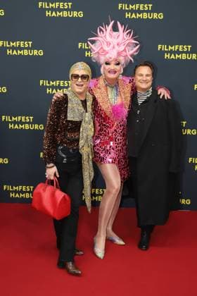 Filmfest Hamburg - Premiere Olivia v.l. Julian F.M. Stoeckel, Olivia Jones (Oliver Knöbel) und Guido Maria Kretschmer Olivia , Filmfest Hamburg, Cinemaxx Dammtor, Hamburg, 29.09.2025 Copyright: xEventpressxBecherx