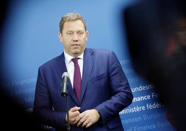 Bundesfinanzminister Lars Klingbeil, Deutschland, Berlin, Auftaktstatement von Bundesfinanzminister Lars Klingbeil, Bundeswirtschaftsministerin Katherina Reiche, Bundesarbeitsministerin Bärbel Bas, der Vorsitzenden des Deutschen Gewerkschaftsbundes, Yasmin Fahimi, und dem 2. Vorsitzenden der IG Metall, Jürgen Kerner, Thema:Stahlgespräch mit Betriebsräten und Gewerkschaften *** Federal Minister of Finance Lars Klingbeil, Germany, Berlin, Opening statement by Federal Minister of Finance Lars Klingbeil, Federal Minister of Economics Katherina Reiche, Federal Minister of Labor Bärbel Bas, Chairwoman of the German Trade Union Confederation, Yasmin Fahimi, and 2nd Chairman of IG Metall, Jürgen Kerner, on the topic of steel talks with works counc