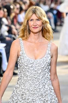 Laura Dern parades for Gabriela Hearst Womens Collection Prêt à Porter Printemps Eté 2026 at Paris Fashion Week PFW , in Paris, France, on October 01, 2025 Bestimage Laura Dern on the runway at the Gabriela Hearst fashion show as part of Spring Summer 2026 Paris Fashion Week on October 01, 2025 in Paris, France Paris France  Copyright: xAgencex xBestimagexAgencex xBestimagex