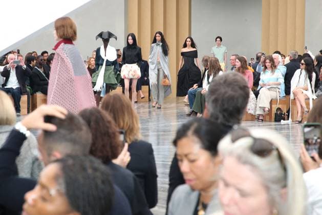 Christian Dior Womenswear Spring Summer 2026 show as part of Paris Fashion Week PFW , Jardin des Tuileries, Paris, France, October 1st, 2025 Bertrand Rindoff Bestimage Runway Christian Dior Womenswear Spring Summer 2026 show as part of Paris Fashion Week on October 1st, 2025 in Paris, France Paris France  Copyright: xRINDOFF-BORDEx xBESTIMAGExRINDOFF-BORDEx xBESTIMAGEx