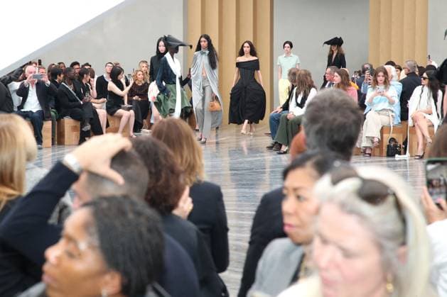 Christian Dior Womenswear Spring Summer 2026 show as part of Paris Fashion Week PFW , Jardin des Tuileries, Paris, France, October 1st, 2025 Bertrand Rindoff Bestimage Runway Christian Dior Womenswear Spring Summer 2026 show as part of Paris Fashion Week on October 1st, 2025 in Paris, France Paris France  Copyright: xRINDOFF-BORDEx xBESTIMAGExRINDOFF-BORDEx xBESTIMAGEx