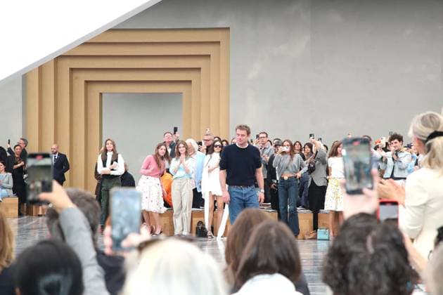 J W Anderson Christian Dior Womenswear Spring Summer 2026 show as part of Paris Fashion Week PFW , Jardin des Tuileries, Paris, France, October 1st, 2025 Bertrand Rindoff Bestimage Runway Christian Dior Womenswear Spring Summer 2026 show as part of Paris Fashion Week on October 1st, 2025 in Paris, France Paris France  Copyright: xRINDOFF-BORDEx xBESTIMAGExRINDOFF-BORDEx xBESTIMAGEx