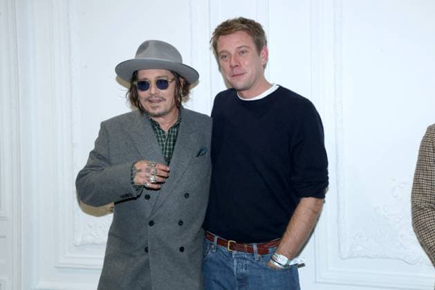 Johnny Depp and J W Anderson at the Greeting of the Christian Dior Womenswear Collection Prêt à Porter Spring Summer 2026 show as part of Paris Fashion Week PFW , in the Jardin des Tuileries, in Paris, France, October 1st, 2025 Bertrand Rindoff Bestimage Greeting Christian Dior Womenswear Spring Summer 2026 show as part of Paris Fashion Week on October 1st, 2025 in Paris, France Paris France  Copyright: xBERTRANDxRINDOFFxPETROFFx xBESTIMAGExBERTRANDxRINDOFFxPETROFFx xBESTIMAGEx