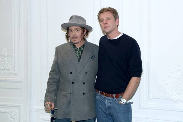 Johnny Depp and J W Anderson at the Greeting of the Christian Dior Womenswear Collection Prêt à Porter Spring Summer 2026 show as part of Paris Fashion Week PFW , in the Jardin des Tuileries, in Paris, France, October 1st, 2025 Bertrand Rindoff Bestimage Greeting Christian Dior Womenswear Spring Summer 2026 show as part of Paris Fashion Week on October 1st, 2025 in Paris, France Paris France  Copyright: xBERTRANDxRINDOFFxPETROFFx xBESTIMAGExBERTRANDxRINDOFFxPETROFFx xBESTIMAGEx