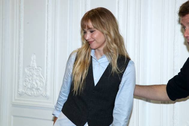 Jennifer Lawrence at the Front Row of the Christian Dior Womenswear Collection Prêt à Porter Spring Summer 2026 show as part of Paris Fashion Week PFW , in the Jardin des Tuileries, in Paris, France, October 1st, 2025 Bertrand Rindoff Bestimage Front Row Christian Dior Womenswear Spring Summer 2026 show as part of Paris Fashion Week on October 1st, 2025 in Paris, France Paris France  Copyright: xRINDOFF-BORDEx xBESTIMAGExRINDOFF-BORDEx xBESTIMAGEx