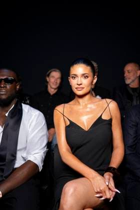 Kylie Jenner au Front Row au défilé Tom Ford Collection Femme Prêt à Porter Printemps Eté 2026 lors de la Fashion Week de Paris PFW , Place Vendôme, à Paris, France, le 1er octobre 2025 Pierre Perusseau Bestimage Front Row Tom Ford fashion show as part of Spring Summer 2026 Paris Fashion Week on October 01, 2025 in Paris, France Paris France  Copyright: xTizianoxDaxSilvax-xPierrexPerusseaux xBestimagexTizianoxDaxSilvax-xPierrexPerusseaux xBestimagex