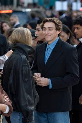 Armand Duplantis and Desire Iglander - Photo Call of Acne Studio Fashion Show, Spring Summer 2026 Collection as part of Paris Fashion Week, France, October 1st, 2025 Olivier Borde Bestimage Photo Call of Acne Studio Fashion Show, Spring Summer 2026 Collection as part of Paris Fashion Week, France, October 1st, 2025 Paris France  Copyright: xOLIVIERxBORDEx xBESTIMAGExOLIVIERxBORDEx xBESTIMAGEx