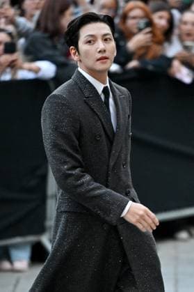 PFW Tom Ford Outside Arrivals Ji Chang-wook arriving at Tom Ford Show during Paris Fashion Week in Paris, France on October 1, 2025. Photo by Julien Reynaud APS-Medias ABACAPRESS.COM Paris France  Copyright: xReynaudxJulien APS-Medias ABACAx