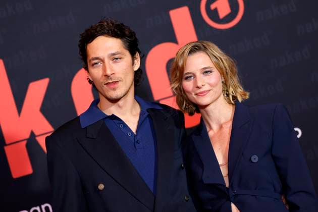 Schauspieler Noah Saavedra (Rolle: Luis) und Schauspielerin Svenja Jung (Rolle: Marie) bei der Premiere der ARD WDR-Serie naked im Filmpalast Kino. Köln, 01.10.2025 NRW Deutschland *** Actor Noah Saavedra as Luis and actress Svenja Jung as Marie at the premiere of the ARD WDR series naked at the Filmpalast cinema in Cologne, 01 10 2025 NRW Germany Copyright: xChristophxHardtx