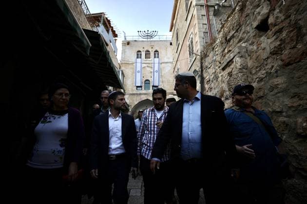 Israeli far-right deputies visit Damascus Gate JERUSALEM - OCTOBER 20: Israeli ultra right-wing MPs Itamar Ben-Gvir (2nd R) and Bezalel Smotrich (2nd L) arrive at the Damascus Gate, where the events took place for about a week, under the protection of many Israeli police in Jerusalem on October 20, 2021. Kudüs Palestinian Territory, Occupied. Editorial use only. Please get in touch for any other usage.  Copyright: x2025xAnadoluxMostafaxAlkharoufx