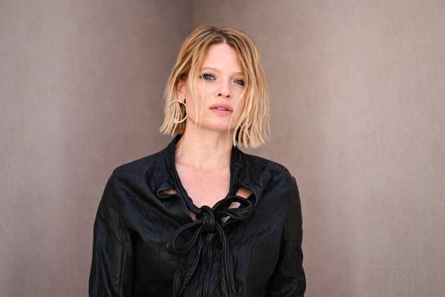 PFW Acne Studios Photocall Melanie Thierry attending the Acne Studios Womenswear Spring Summer 2026 show as part of Paris Fashion Week in Paris, France on October 01, 2025. Photo by Aurore Marechal ABACAPRESS.COM Paris France  Copyright: xMarechalxAurore ABACAx