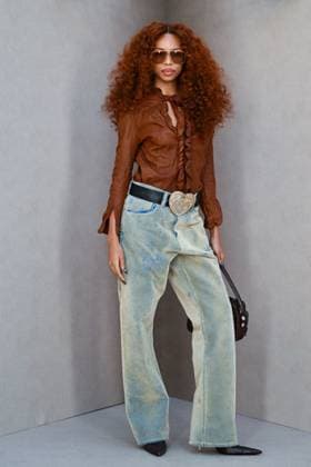 PFW Acne Studios Photocall Ravyn Lenae attending the Acne Studios Womenswear Spring Summer 2026 show as part of Paris Fashion Week in Paris, France on October 01, 2025. Photo by Aurore Marechal ABACAPRESS.COM Paris France  Copyright: xMarechalxAurore ABACAx