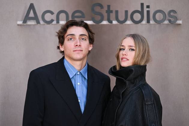 PFW Acne Studios Photocall Armand Duplantis and Desire Iglander attending the Acne Studios Womenswear Spring Summer 2026 show as part of Paris Fashion Week in Paris, France on October 01, 2025. Photo by Aurore Marechal ABACAPRESS.COM Paris France  Copyright: xMarechalxAurore ABACAx