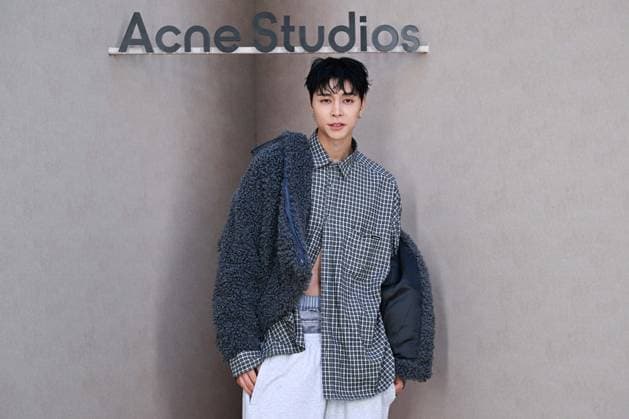 Entertainment Bilder des Tages PFW Acne Studios Photocall Johnny Suh attending the Acne Studios Womenswear Spring Summer 2026 show as part of Paris Fashion Week in Paris, France on October 01, 2025. Photo by Aurore Marechal ABACAPRESS.COM Paris France  Copyright: xMarechalxAurore ABACAx