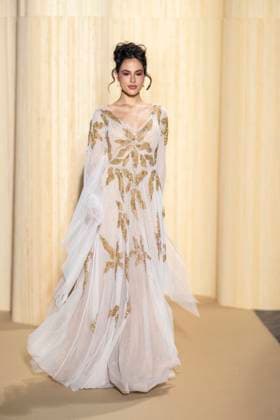 PFW - Christophe Guillarme Runway A model presents a creation by Christophe Guillarme for the Women Ready-to-wear Spring-Summer 2026 collection as part of the Paris Fashion Week, in Paris on September 30, 2025.Photo by Eliot Blondet ABACAPRESS.COM Paris France France  Copyright: xBlondetxEliot ABACAx