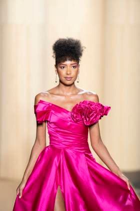 PFW - Christophe Guillarme Runway A model presents a creation by Christophe Guillarme for the Women Ready-to-wear Spring-Summer 2026 collection as part of the Paris Fashion Week, in Paris on September 30, 2025.Photo by Eliot Blondet ABACAPRESS.COM Paris France France  Copyright: xBlondetxEliot ABACAx