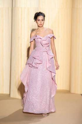 PFW - Christophe Guillarme Runway A model presents a creation by Christophe Guillarme for the Women Ready-to-wear Spring-Summer 2026 collection as part of the Paris Fashion Week, in Paris on September 30, 2025.Photo by Eliot Blondet ABACAPRESS.COM Paris France France  Copyright: xBlondetxEliot ABACAx