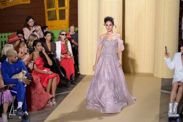 PFW - Christophe Guillarme Runway A model walks the runway during the Christophe Guillarme Womenswear Spring Summer 2026 show as part of Paris Fashion Week on October 1, 2025 in Paris, France. Photo by Jana Call me J ABACAPRESS.COM PParis Ile de France France  Copyright: xJanaxCallxmexJ ABACAx