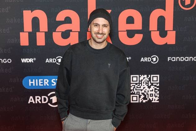 01.10.2025. Köln. Premiere der ARD WDR-Serie naked im Filmpalast Köln. Das sechsteilige Love Noir -Psychodrama zwischen Liebe, Abhängigkeit und Zerstörung von ARD WDR ist die erste deutsche Serie, die sich mit Sexsucht und Co-Abhängigkeit und ihren Auswirkungen auf das Leben der Betroffenen befasst - basierend auf persönlichen Erfahrungen der Drehbuchautorin Silke Eggert. Hier: Köln Filmpalast Nordrhein-Westfalen Deutschland