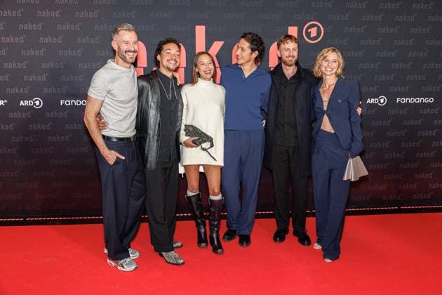 01.10.2025. Köln. Premiere der ARD WDR-Serie naked im Filmpalast Köln. Das sechsteilige Love Noir -Psychodrama zwischen Liebe, Abhängigkeit und Zerstörung von ARD WDR ist die erste deutsche Serie, die sich mit Sexsucht und Co-Abhängigkeit und ihren Auswirkungen auf das Leben der Betroffenen befasst - basierend auf persönlichen Erfahrungen der Drehbuchautorin Silke Eggert. Hier: Köln Filmpalast Nordrhein-Westfalen Deutschland