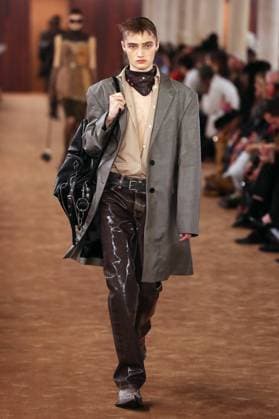 PFW - Acne Studios Runway A model walks the runway during the Acne Studios Womenswear Spring Summer 2026 show as part of Paris Fashion Week on October 01, 2025 in Paris, France. Photo by Alain-Gil Gonzalez ABACAPRESS.COM Paris France  Copyright: xGonzalezxAlain-Gil ABACAx
