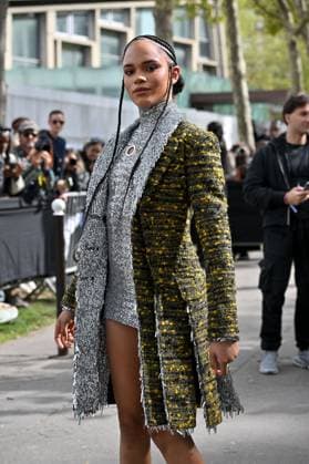PFW Rabanne Outside Arrivals Yasmin Finney arriving at Rabanne show during Paris Fashion Week in Paris, France on October 2, 2025. Photo by Julien Reynaud APS-Medias ABACAPRESS.COM Paris France  Copyright: xReynaudxJulien APS-Medias ABACAx