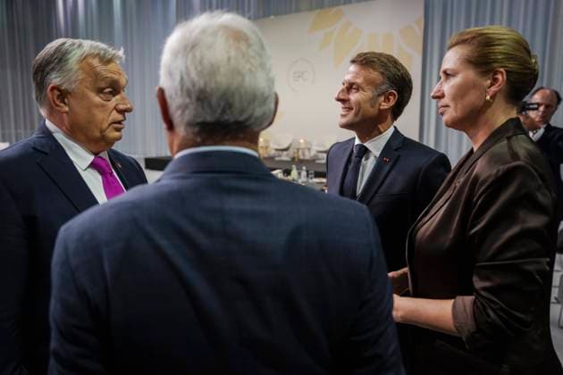 EU Summit: Conclusion of the Plenary Session Hungary s Prime Minister, Viktor Orban, President of the European Council, Antonio Costa, France s President, Emmanuel Macron, and Prime Minister Mette Frederiksen after the conclusion of the plenary session at Bella Center in Copenhagen, Denmark, Thursday, October 2, 2025. Denmark is hosting the seventh meeting of the European Political Community, EPC.. (Photo: Mads Claus Rasmussen Ritzau Scanpix) , Copenhagen Denmark *** EU Summit Conclusion of the Plenary Session Hungary s Prime Minister, Viktor Orban, President of the European Council, Antonio Costa, France s President, Emmanuel Macron, and Prime Minister Mette Frederiksen after the conclusion of the plenary session at Bella Center in Copen  Copyright: RitzauxScanpix MadsxClausxRasmussenx spdk20251002-184607-L