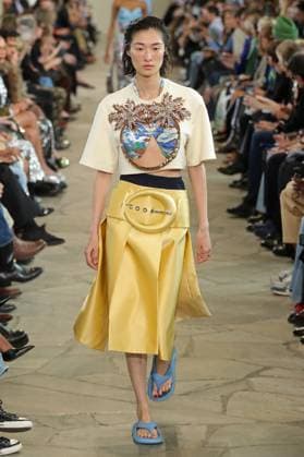 PFW - Rabanne Runway A model walks the runway during the Rabanne Womenswear Spring Summer 2026 show as part of Paris Fashion Week on October 02, 2025 in Paris, France. Photo by Alain-Gil Gonzalez ABACAPRESS.COM Paris France  Copyright: xGonzalezxAlain-Gil ABACAx