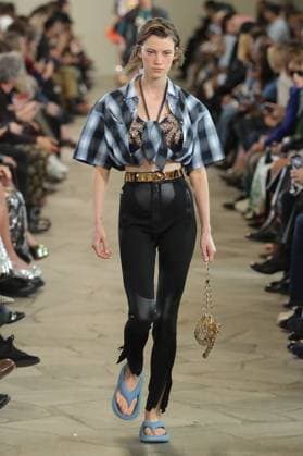PFW - Rabanne Runway A model walks the runway during the Rabanne Womenswear Spring Summer 2026 show as part of Paris Fashion Week on October 02, 2025 in Paris, France. Photo by Alain-Gil Gonzalez ABACAPRESS.COM Paris France  Copyright: xGonzalezxAlain-Gil ABACAx