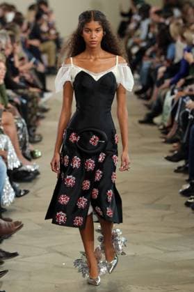 PFW - Rabanne Runway A model walks the runway during the Rabanne Womenswear Spring Summer 2026 show as part of Paris Fashion Week on October 02, 2025 in Paris, France. Photo by Alain-Gil Gonzalez ABACAPRESS.COM Paris France  Copyright: xGonzalezxAlain-Gil ABACAx