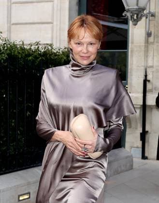Pamela Anderson in Paris Pamela Anderson s new hairstyle in Paris during Fashion Week. France , Paris on october 2 , 2025  Copyright: xDFYx