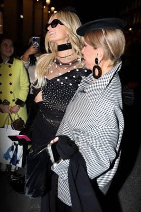 Paris Hilton and Helene in Paris leaving the Isabel Marant Collection Femme Prêt à Porter Printemps Eté 2026 fashion show during Paris Fashion Week PFW on October 2, 2025 Yoann Ouahcene Bestimage Celebs at Isabel Marant Spring Summer 2026 Ready to Wear Womens Collection fashion show during Paris Fashion Week PFW on October 2, 2025 Paris France  Copyright: xYoannxOuahcenex xBestimagexYoannxOuahcenex xBestimagex