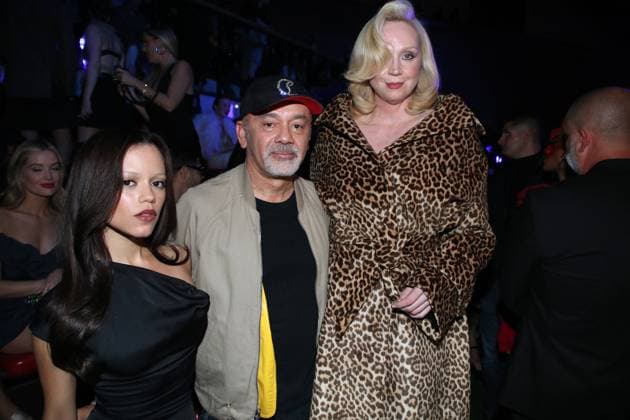 Jenna Ortega, Christian Louboutin et Gwendoline Christie au Loubi Show par Christian Louboutin dans le cadre de la Fashion Week de Paris, au DOJO de Paris, France, le 2 Octobre 2025 Bertrand Rindoff Bestimage Celebrities at the Loubi Show by Christian Louboutin as part of Paris Fashion Week on October 02, 2025 in Paris, France Paris France  Copyright: xBERTRANDxRINDOFFxPETROFFx xBESTIMAGExBERTRANDxRINDOFFxPETROFFx xBESTIMAGEx
