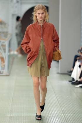 PFW - Times Runway A model walks the runway during the Times Womenswear Spring Summer 2026 show as part of Paris Fashion Week on October 02, 2025 in Paris, France. Photo by Alain-Gil Gonzalez ABACAPRESS.COM Paris France  Copyright: xGonzalezxAlain-Gil ABACAx