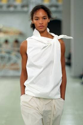 PFW - Times Runway A model walks the runway during the Times Womenswear Spring Summer 2026 show as part of Paris Fashion Week on October 02, 2025 in Paris, France. Photo by Alain-Gil Gonzalez ABACAPRESS.COM Paris France  Copyright: xGonzalezxAlain-Gil ABACAx