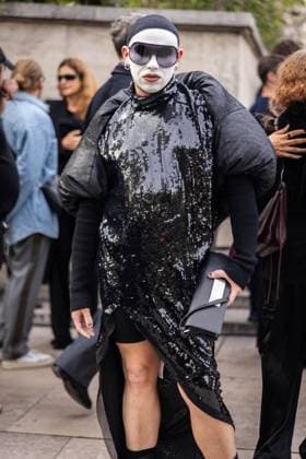Guest at Rick Owens Women Ready to Wear Spring Summer 2026 Collection fashion show, during Paris Fashion Week on october 2nd 2025 Julien Sarkissian Bestimage Celebrities at Rick Owens Women Ready to Wear Spring Summer 2026 Collection fashion show, during Paris Fashion Week on october 2nd 2025 Paris France  Copyright: xJulienxSarkissianx xBestimagexJulienxSarkissianx xBestimagex