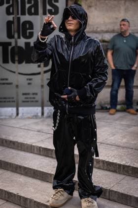 Guest at Rick Owens Women Ready to Wear Spring Summer 2026 Collection fashion show, during Paris Fashion Week on october 2nd 2025 Julien Sarkissian Bestimage Celebrities at Rick Owens Women Ready to Wear Spring Summer 2026 Collection fashion show, during Paris Fashion Week on october 2nd 2025 Paris France  Copyright: xJulienxSarkissianx xBestimagexJulienxSarkissianx xBestimagex