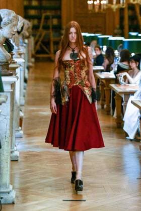 PFW - Wild Rose & Sparrow A model poses on the runway during Wild Rose & Sparrow SS26 PFW Runway Show, Nuit Au Ballet as part of Paris Fashion Week on October 2, 2025 in Paris, France. Photo by Shootpix ABACAPRESS.COM Paris France  Copyright: xShootpix ABACAx