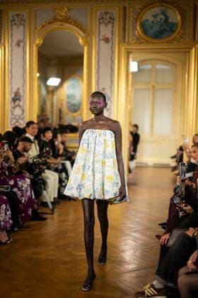 PFW - Leonard Paris A model presents a creation by Leonard Paris for the Women Ready-to-wear Spring-Summer 2026 collection as part of the Paris Fashion Week, in Paris on October 3, 2025. Photo by Eliot Blondet ABACAPRESS.COM Paris Ile-de-France France  Copyright: xBlondetxEliot ABACAx