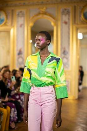 PFW - Leonard Paris A model presents a creation by Leonard Paris for the Women Ready-to-wear Spring-Summer 2026 collection as part of the Paris Fashion Week, in Paris on October 3, 2025. Photo by Eliot Blondet ABACAPRESS.COM Paris Ile-de-France France  Copyright: xBlondetxEliot ABACAx