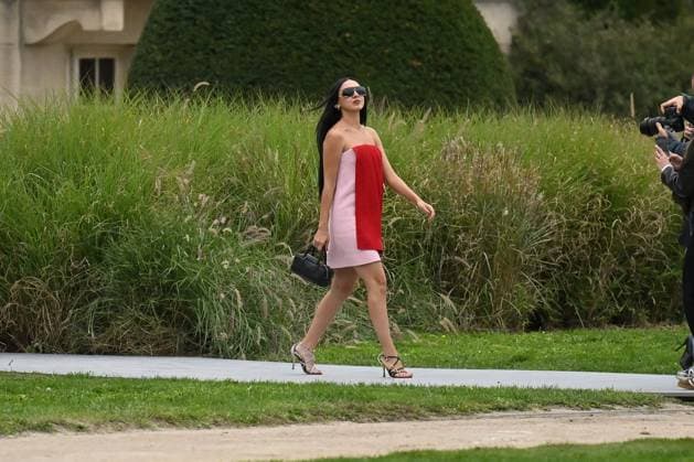 PFW Loewe Outside Arrivals Guest arriving at Loewe show during Paris Fashion Week in Paris, France on October 3, 2025. Photo by Julien Reynaud APS-Medias ABACAPRESS.COM Paris France  Copyright: xReynaudxJulien APS-Medias ABACAx