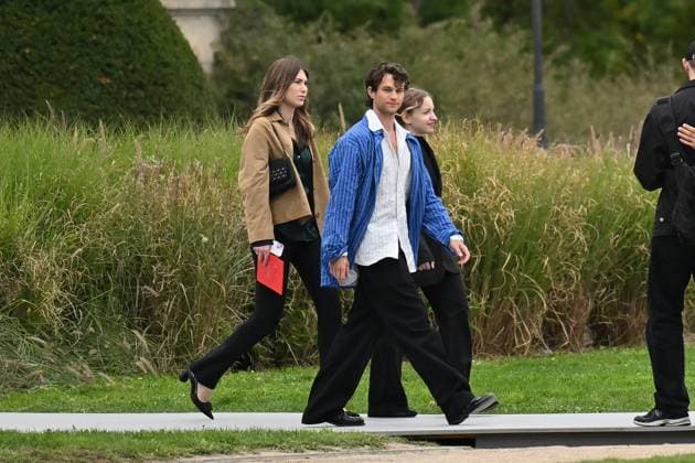PFW Loewe Outside Arrivals Brandon Flynn arriving at Loewe show during Paris Fashion Week in Paris, France on October 3, 2025. Photo by Julien Reynaud APS-Medias ABACAPRESS.COM Paris France  Copyright: xReynaudxJulien APS-Medias ABACAx