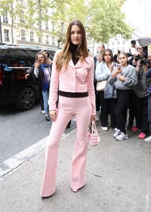 Ophélie Guillermand at the arrivals of the Giambattista Valli Womens Ready to Wear Spring Summer 2026 Paris Fashion Week PFW show, at Giambattista Valli, in Paris, France, October 03, 2025 Denis Guignebourg Bestimage Arrivals Giambattista Valli fashion show as part of Spring Summer 2026 Paris Fashion Week on October 03, 2025 in Paris, France Paris France  Copyright: xDenisxGuignebourgx xBestimagexDenisxGuignebourgx xBestimagex
