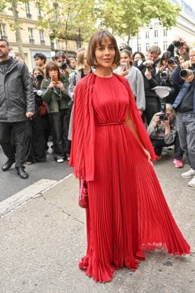 PFW Giambattista Valli Outside Arrivals Guest arriving at Giambattista Valli show during Paris Fashion Week in Paris, France on October 3, 2025. Photo by Julien Reynaud APS-Medias ABACAPRESS.COM Paris France  Copyright: xReynaudxJulien APS-Medias ABACAx