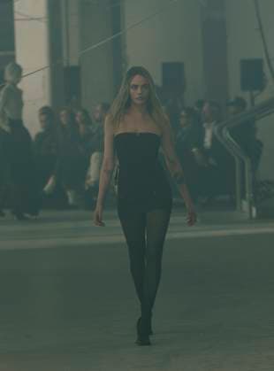 Cara Delevingne at the VETEMENTS Collection Femme Prêt à Porter Printemps Eté 2026 show at Paris Fashion Week PFW , 22 Avenue des Champs Élysées in Paris, France, October 03, 2025 Sam Delpech Bestimage Runway VETEMENTS fashion show as part of Spring Summer 2026 Paris Fashion Week on October 03, 2025 in Paris, France Paris France  Copyright: xSamxDelpechx xBestimagexSamxDelpechx xBestimagex