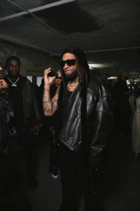 Ty Dolla Sign au Front Row du défilé VETEMENTS Collection Femme Prêt à Porter Printemps Eté 2026 lors de la Fashion Week de Paris PFW , au 22 Avenue des Champs Élysées à Paris, France, le 3 octobre 2025 Sam Delpech Bestimage Front Row VETEMENTS fashion show as part of Spring Summer 2026 Paris Fashion Week on October 03, 2025 in Paris, France Paris France  Copyright: xSamxDelpechx xBestimagexSamxDelpechx xBestimagex