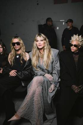 Bill Kaulitz and Heidi Klum at the Front Row of the VETEMENTS Womens Collection Prêt à Porter Spring Summer 2026 show at Paris Fashion Week PFW , 22 Avenue des Champs Élysées in Paris, France, October 03, 2025 Sam Delpech Bestimage Front Row VETEMENTS fashion show as part of Spring Summer 2026 Paris Fashion Week on October 03, 2025 in Paris France Paris France  Copyright: xSamxDelpechx xBestimagexSamxDelpechx xBestimagex